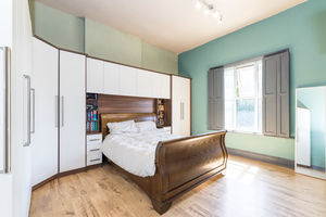 Bed- click for photo gallery